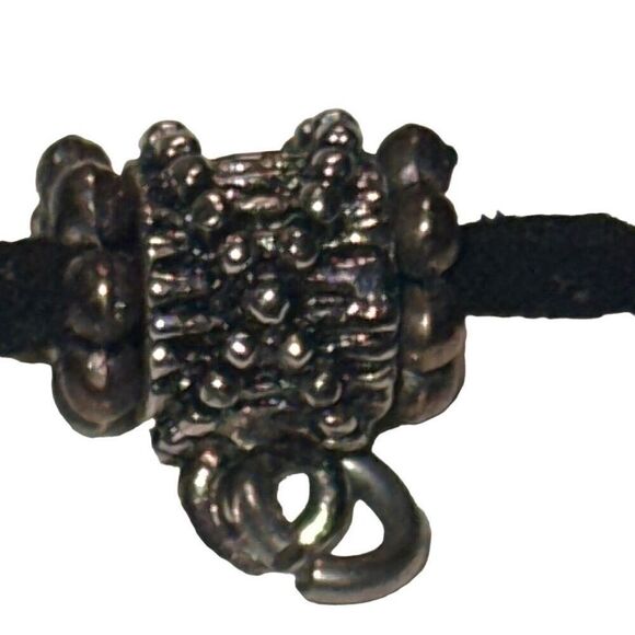 "New" Handmade Black Single Strand Toggle Clasp Station Necklace Ladies OS - Picture 2 of 9